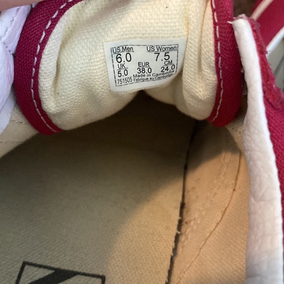 VANS - Picture 2 of 3